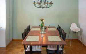 2 Bedroom Lovely Home In Mörlunda