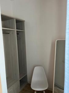 Quiet Vatican Hideaway, 1 Min to Train Station