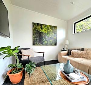 Karamu- Spacious, quiet, and close to amenities