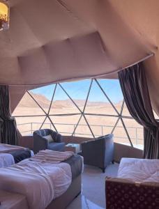 Wadi Rum Luxury Hamad & Jeep Tours