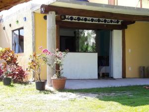 Apartamento térreo 1 dormitório 300m do mar