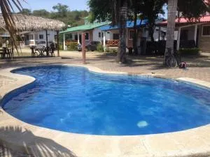 La Cabaña de Victor - La Curia