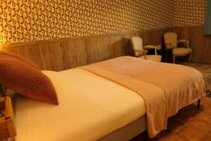 Appartements Appartement familial au bord de la Marne, jardin tropical , piscine, tennis, terrasse, parking gratuit proche Disneyland : photos des chambres