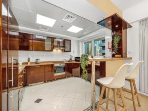 Spacious Home Near Metro & Beach in Dubai Marina