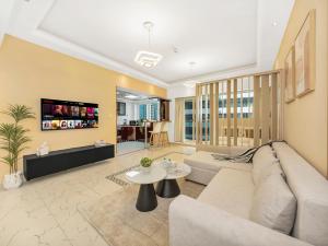 Spacious Home Near Metro & Beach in Dubai Marina
