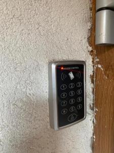 HUGO Luxury Brand New 2 Bedrooms Apartment in the Center