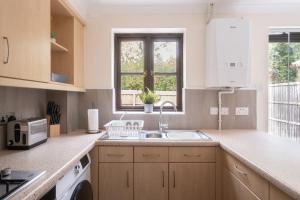 Modern and Stylish Home away from Home