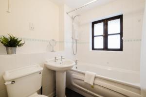 Modern and Stylish Home away from Home