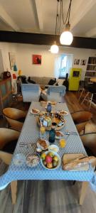 B&B / Chambres d'hotes Le Petit Moulin Rouge, B&B, SDB en-suite, parking prive gratuit : photos des chambres