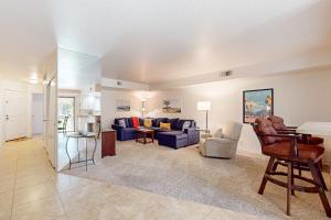 Waverly Palms - 8340