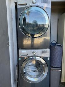 Pristine 1BD 1BA Bungalow With Hot Tub