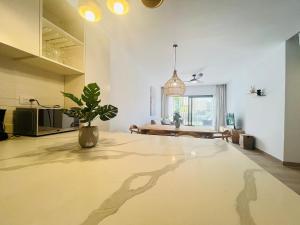 Amazing condo with pool directly access
