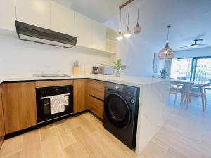 Amazing condo with pool directly access