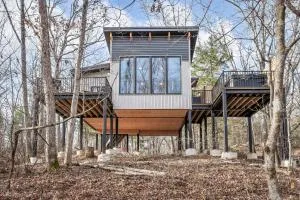 Whispering Pines Treehouse - Sunrise - هيرمان