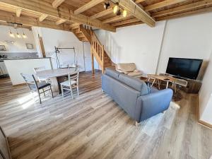 Beau Grand T2 Duplex avec du Cachet Centre Ville