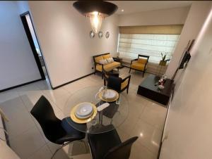 Ecuabook torre sol 32 mall del Sol