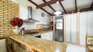 Linda Casa em Canto Grande