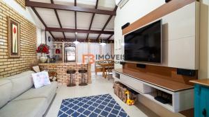 Linda Casa em Canto Grande