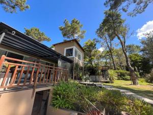 Carilo para 10, frente al golf con Pileta Climatizada!