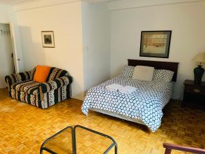 Stylish Montreal Apartment Comfortable Stay in the Golden Square Mile