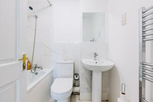 Single Room with Shared Bathroom, parking & wifi