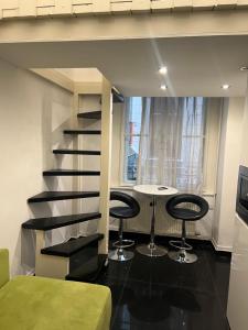 Fashion street mini apartment