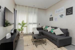 Appartement cosy et moderne Bouskoura proche Aéroport et Hopital universitaire