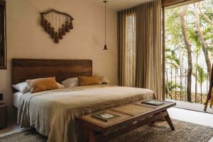 Stylish 3BR Villa with Rooftop Plunge Pool, La Veleta Tulum