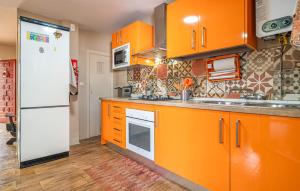 Beautiful Home In Torre De Benagalbón