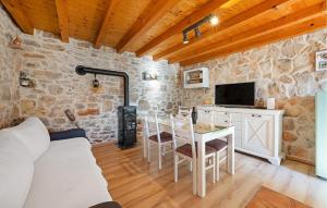 One-Bedroom Holiday Home In Konjevrate