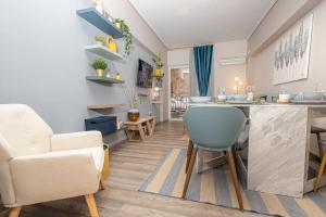 Summer flat by the beach&Taverna