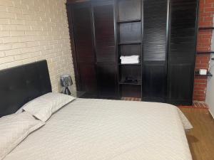 Italia boutique Apt 1