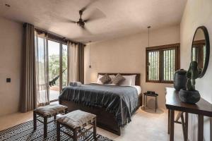 Boho Chic 3BR Villa, La Veleta, Rooftop & Private Pool