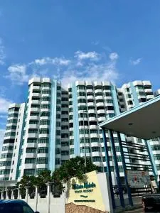 Mutiara Melaka Beach Resort by ZaYum - 马日丹那