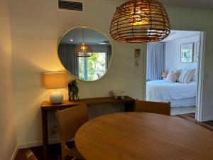 Serenity style and space in tropical surrounds