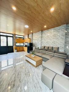 Nhà 2 Phòng Ngủ (Two-Bedroom House)