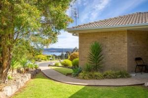 Sapphire Belle - Views