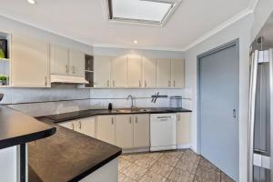 Sapphire Belle - Views