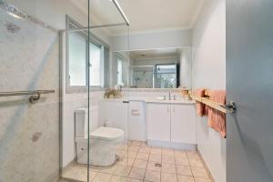 Sapphire Belle - Views