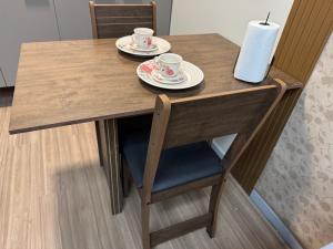 Studio com quarto e banheiro em frente ao Parque do Lago Acomoda até 2 pessoas 1 cama