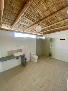 Bungalows frente al mar en playa Wakama