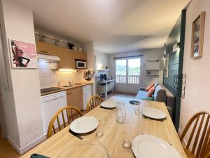 Appartement 6 pers. avec piscine, animaux acceptés au pied des pistes - FR-1-505-218