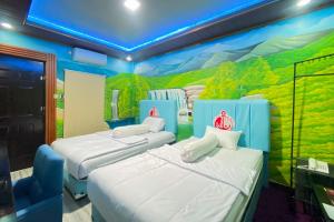 MVA Hotel Cafe and Resto Mitra RedDoorz