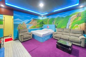 MVA Hotel Cafe and Resto Mitra RedDoorz