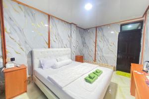 MVA Hotel Cafe and Resto Mitra RedDoorz