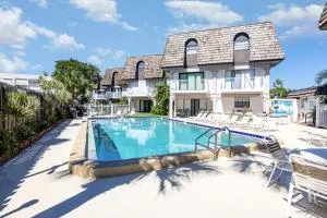 Ocean Front by Cocoa Beach Pier - 可可比奇