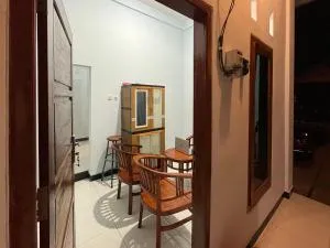 Singgahan Guest House Pacitan Mitra RedDoorz - 巴芝丹