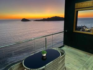 Departamento frente al mar sobre el malecón de Mazatlan