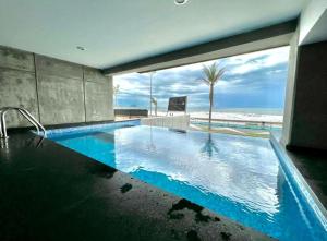 Departamento frente al mar sobre el malecón de Mazatlan