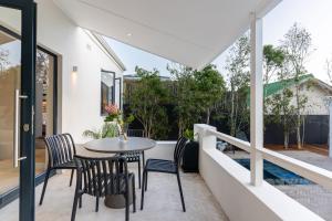 Boutique Coastal Retreat